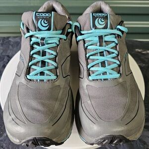 Topo Athletic Gray and Blue Running Shoes